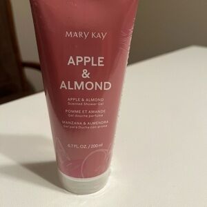 New Mary Kay Apple & Almond Scented Body Lotion (D3)